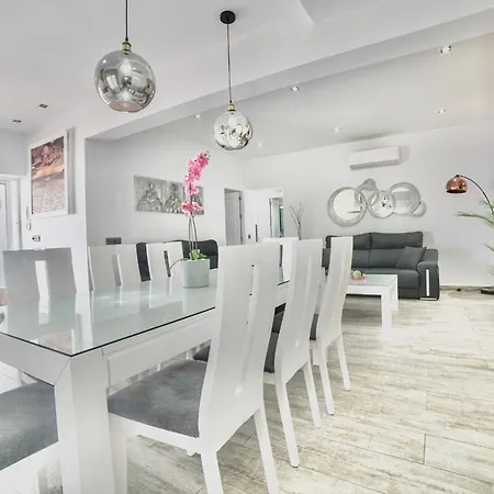 Marabu,piscina Privada En וילה